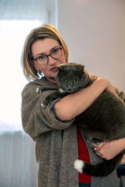 Tierkommunikatorin und Tierenergetikerin Conny mit Kater Speedy